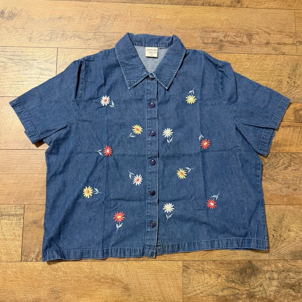 Allison Daley Womens Denim Shirt Blue Embroidered Daisy Short Sleeve Button‎ Up